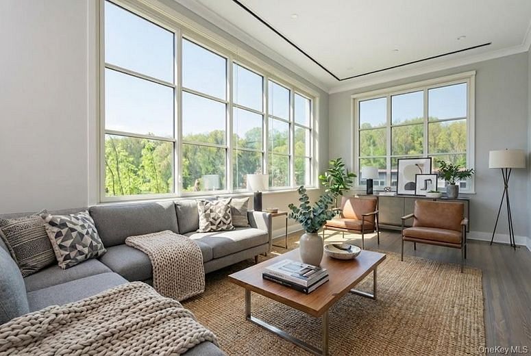 100 Garvies Point Road NW #1042