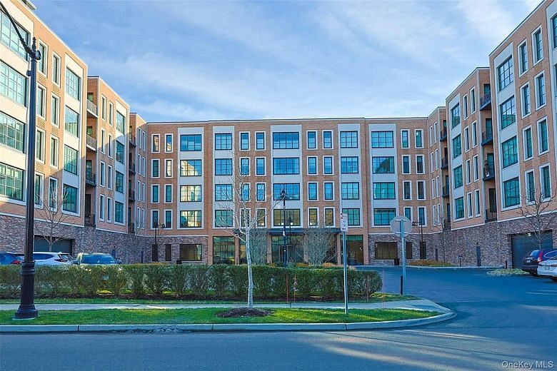 100 Garvies Point Road #1024