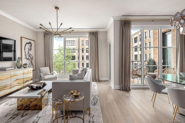 100 Garvies Point Road #1312