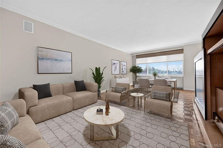 100 Hilton Avenue #601