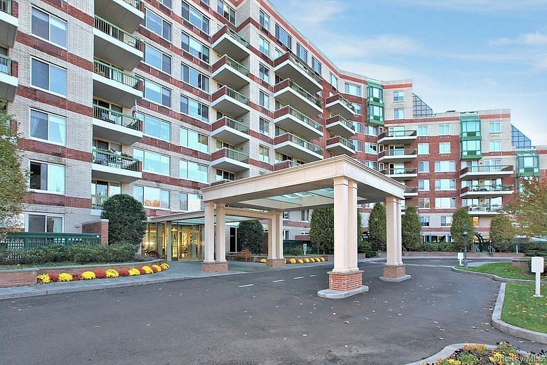 100 Hilton Avenue #M3