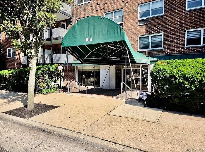 100 Lincoln Avenue #7B