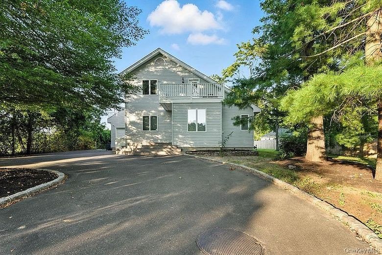 100 Manor Lane