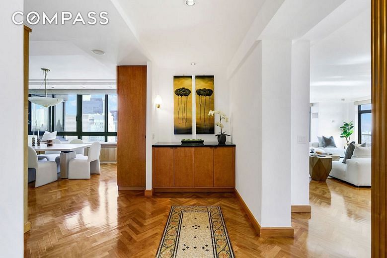 100 Nations Plaza #38AE