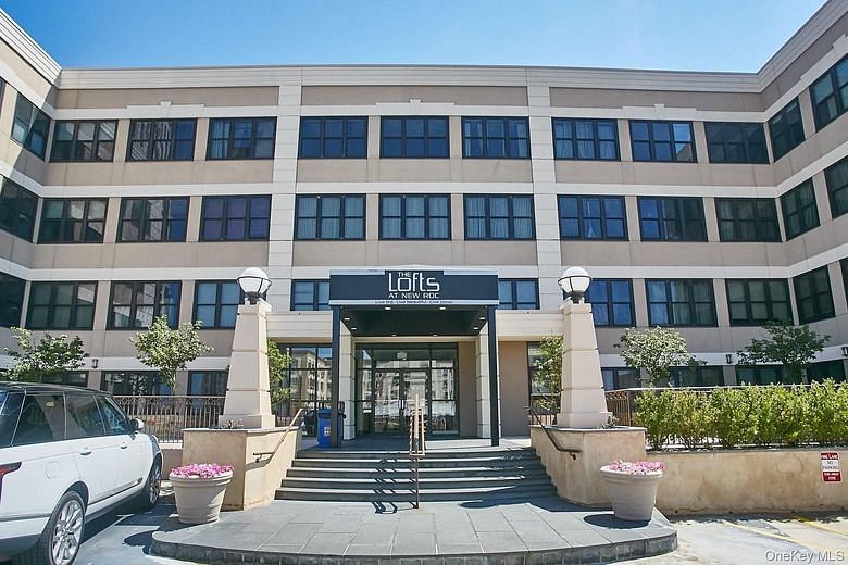 100 New Roc City Plaza #104