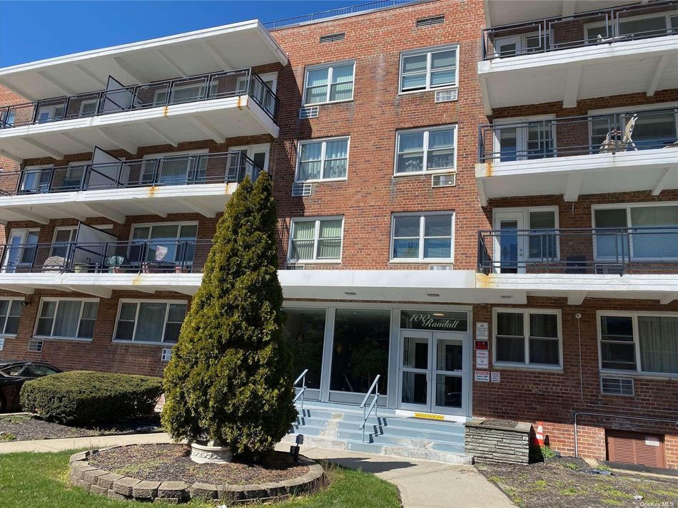 Image 1 of 3 for 100 Randall Ave #3B in Long Island, Freeport, NY, 11520