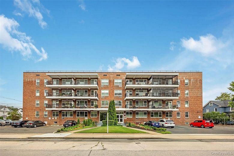 100 Randall Avenue #3D