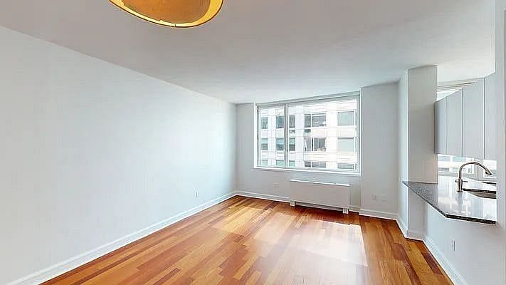 100 Riverside Boulevard #9C