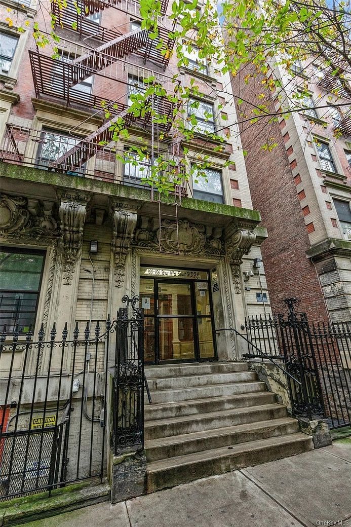 100 W 141 Street #57