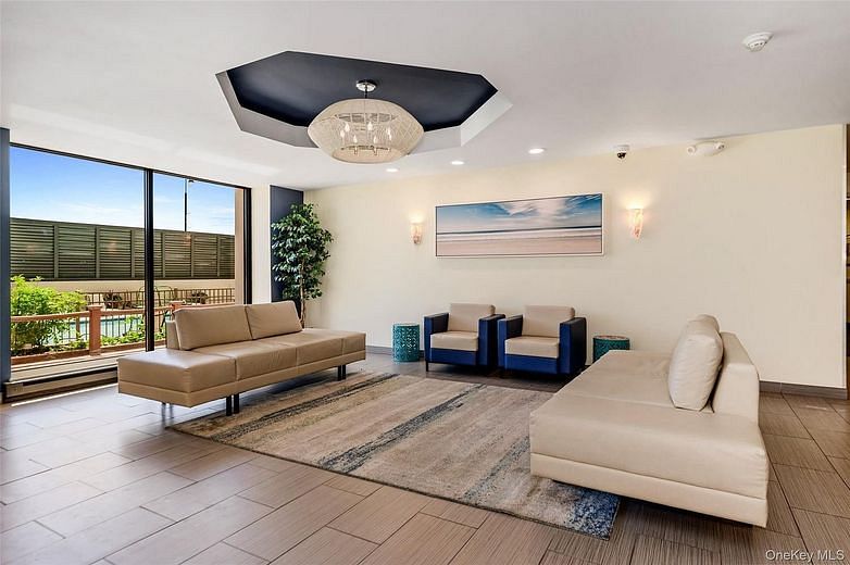 100 W Broadway Ave #1E