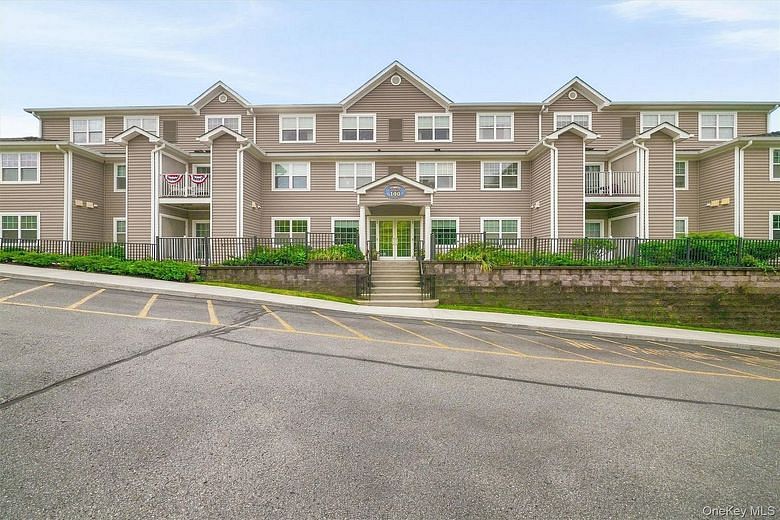 100 Woodcrest Lane #124