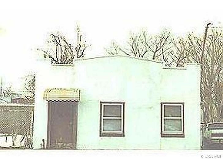 1000 Crescent Street