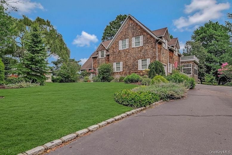 1000 Green Hill Lane