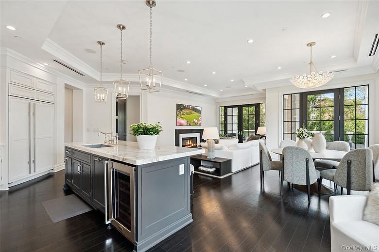 1000 Royal Court #1008