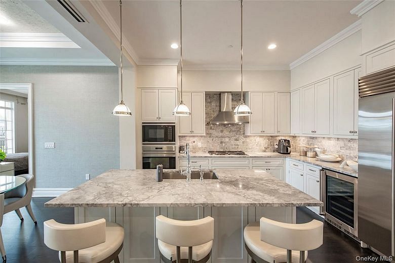 1000 Royal Court #1306