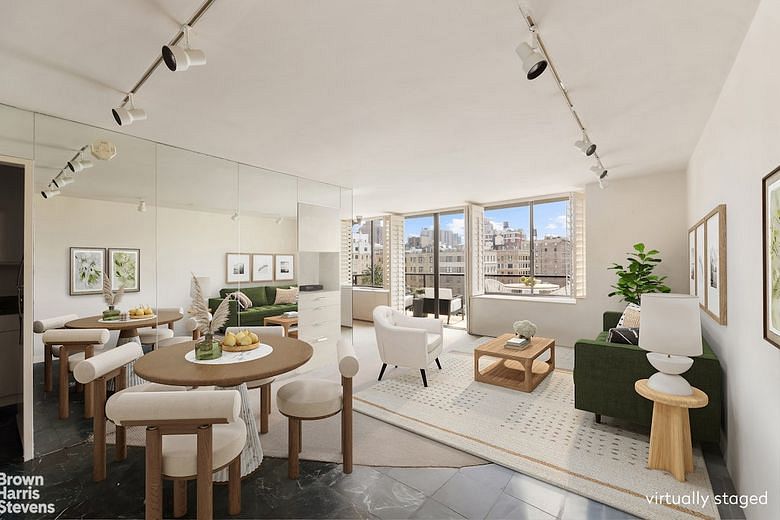 1001 Fifth Avenue #14B