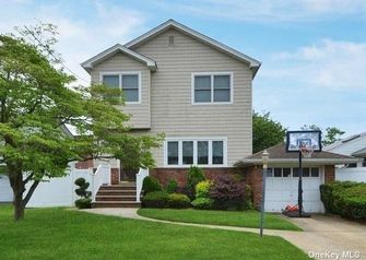 Image 1 of 24 for 50 Windsor Parkway in Long Island, Oceanside, NY, 11572