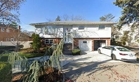 1008 E Broadway
