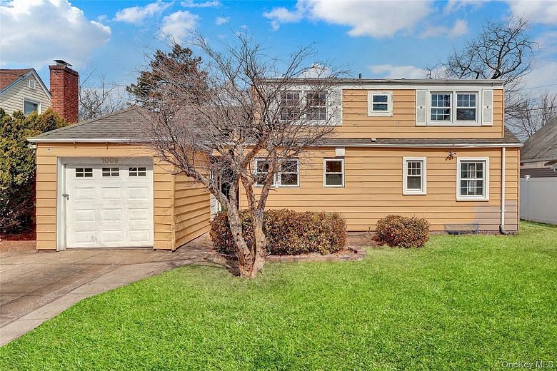 1009 Centennial Avenue