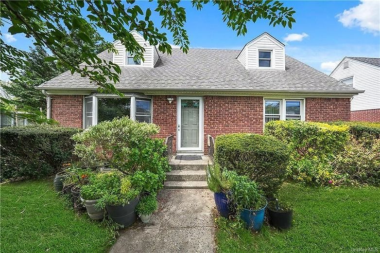 Image 1 of 25 for 101 Cortland Avenue in Long Island, Hicksville, NY, 11801
