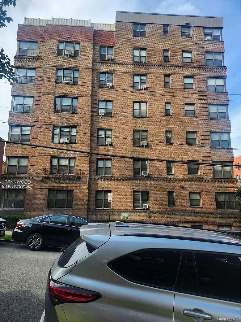 101 Ellwood Avenue #7E