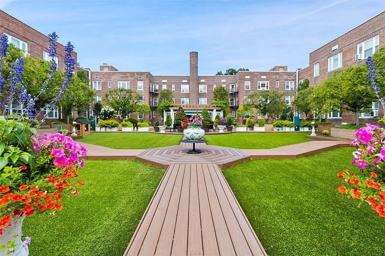 101 Old Mamaroneck Road #1B2