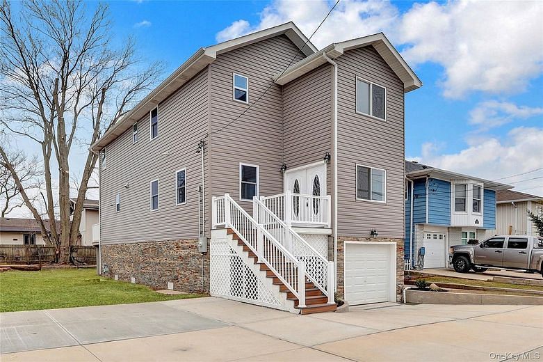 1010 California Place S