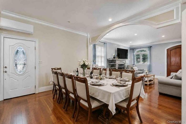 1011 Bay 24th Street