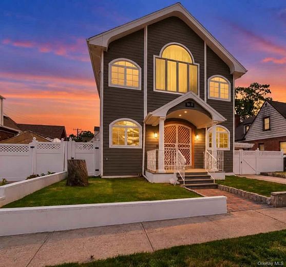 1011 Bay 24th Street