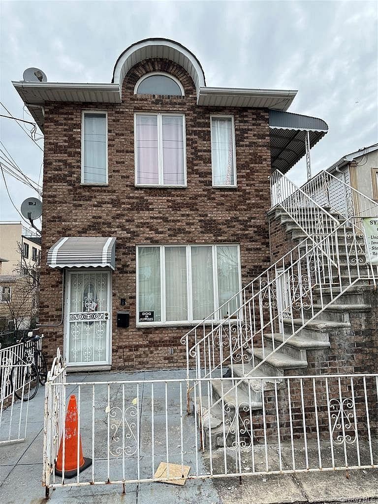 1013 E 82nd Street