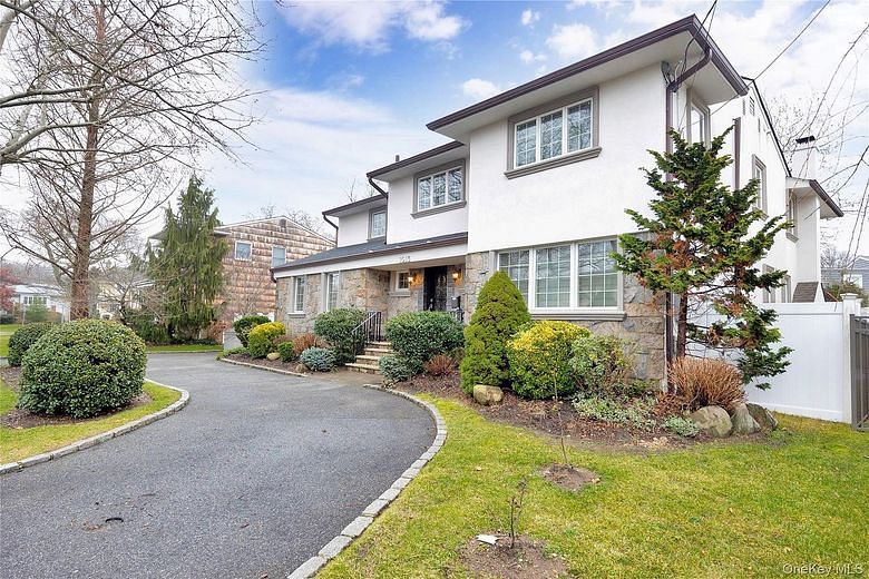 1013 SOUTH END Avenue