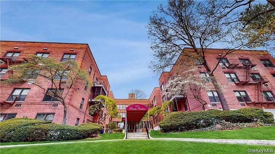 1015 Old Post Road #1G