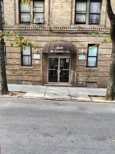 1015 Summit Avenue #6B