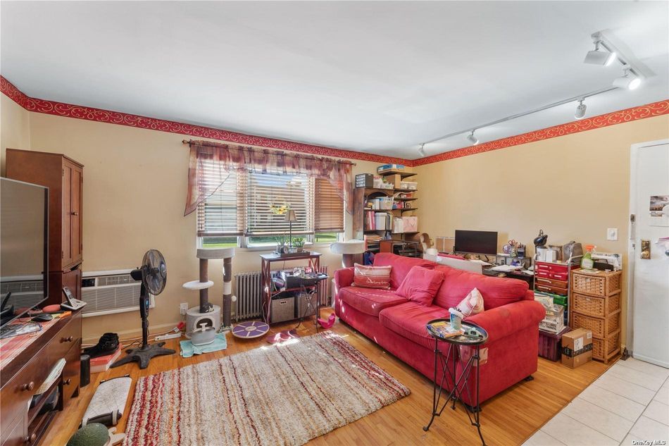 Image 1 of 13 for 1019 Fenwood Drive #2 in Long Island, Valley Stream, NY, 11580