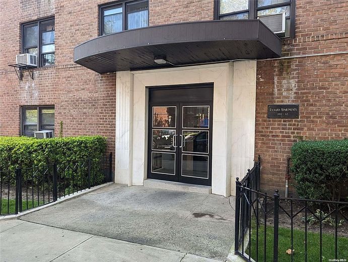102-12 65 Avenue #C53