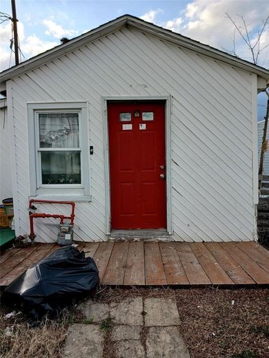 102-23 Russell Street