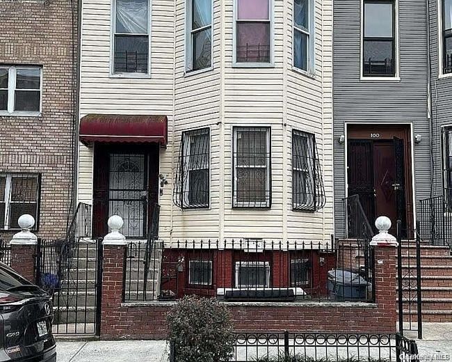 102 Cornelia Street