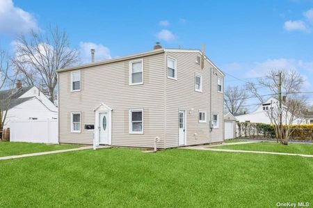 Image 1 of 36 for 102 Old Farm Road in Long Island, Levittown, NY, 11756
