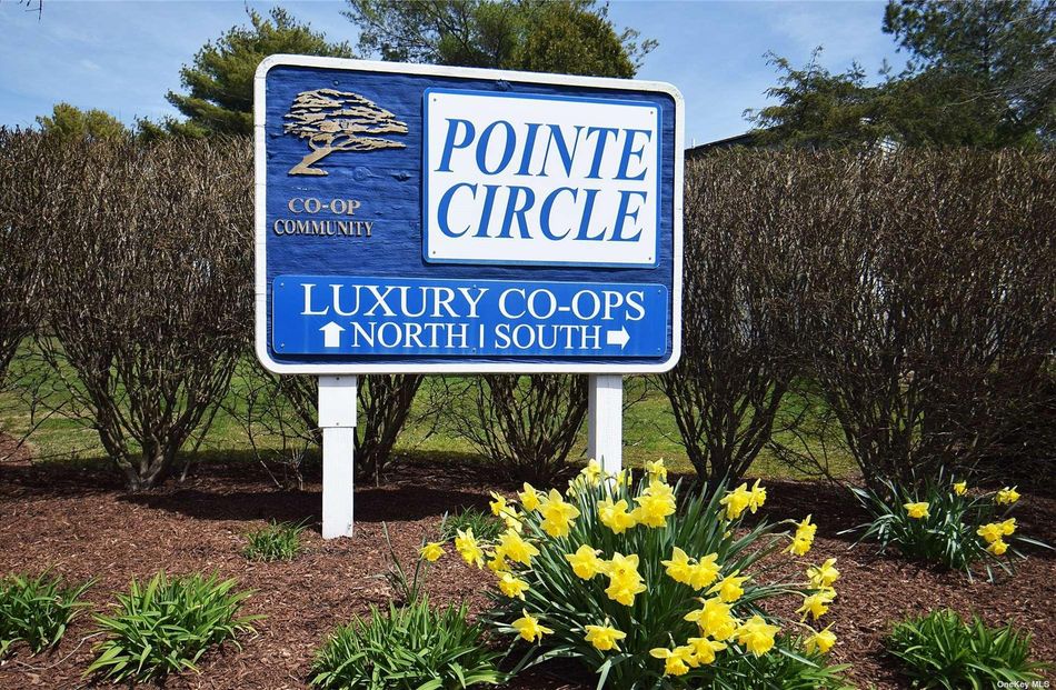 Image 1 of 28 for 102 Pointe Circle S #102 in Long Island, Coram, NY, 11727