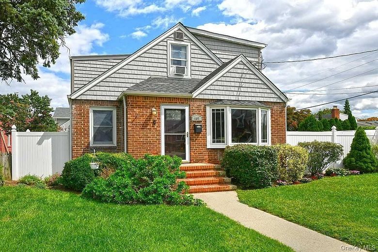 102 Roxbury Road