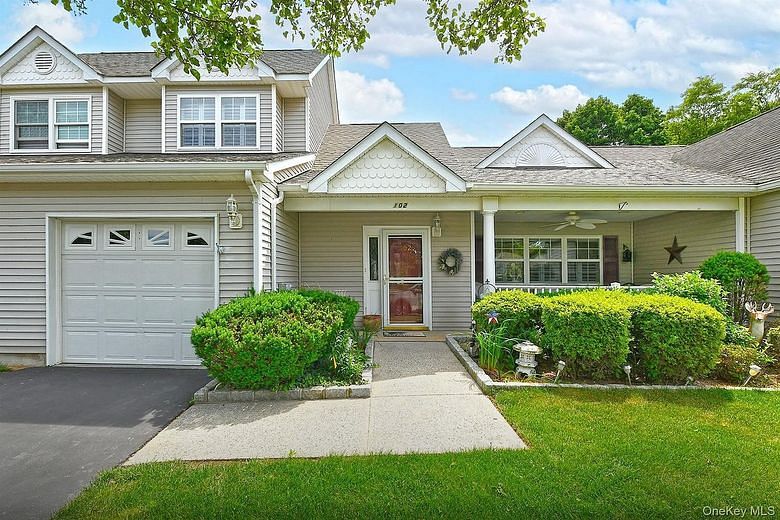 102 Winged Foot Way