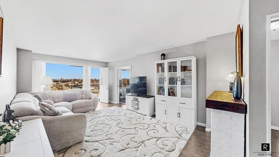 1020 Grand Concourse #17V