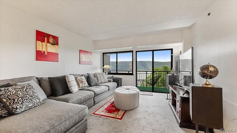 1020 Warburton Avenue #9C