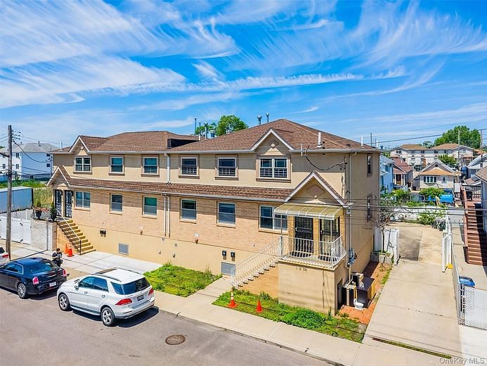 10205 Davenport Court