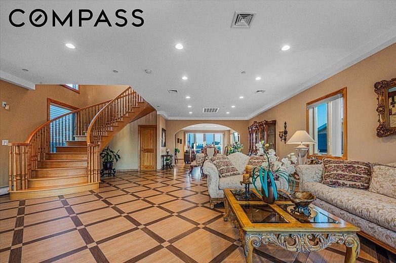 1021 Bayside Avenue #1