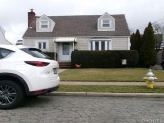 Image 1 of 1 for 1022 Jackson Avenue in Long Island, Franklin Square, NY, 11010
