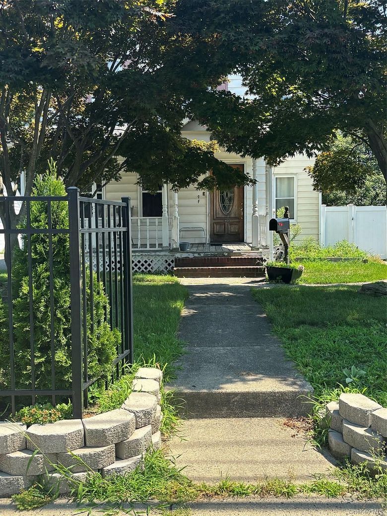 1023 Newbridge Road