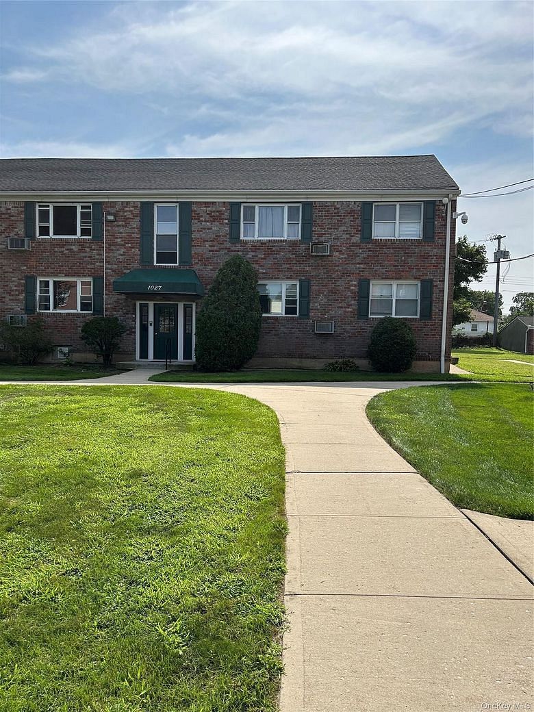 1027 Fenwood Drive Drive #3