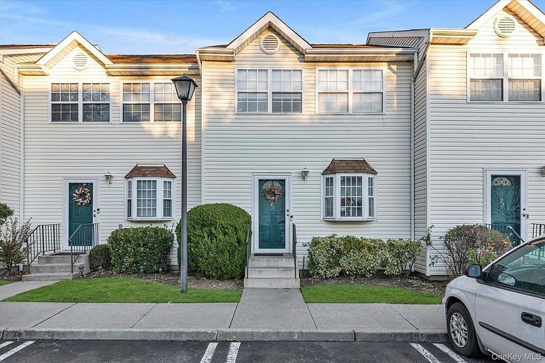 1027 Jerusalem Avenue #121