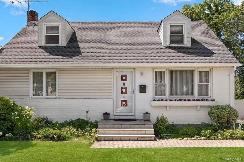 103 Nassau Drive